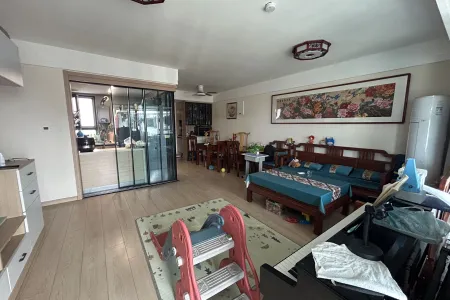 紧邻地铁口,万科城市之光三期，稀缺小房型双南房