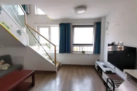 宝丰新港城 1房1厅1卫 南 精装