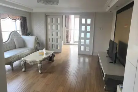 中南金石国际广场 4房2厅1卫 南 精装