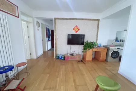 红卫小区 3室2厅2卫南北 精装