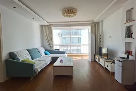  欧式田园风,豪华装修,地铁盘学区房！