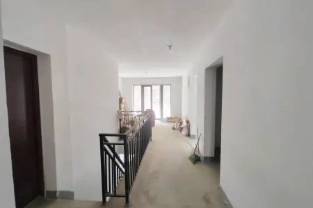 世茂诺沙湾一期 3室2厅2卫南 毛坯