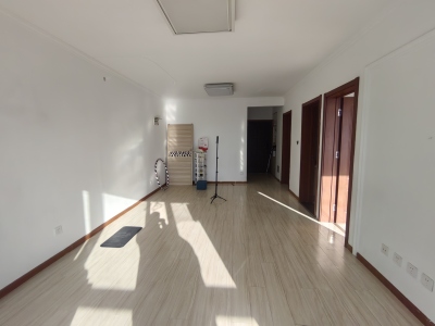 青橙时代 2室2厅1卫南 精装