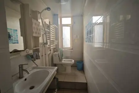 三中南侧 2室1厅1卫 南北 中装