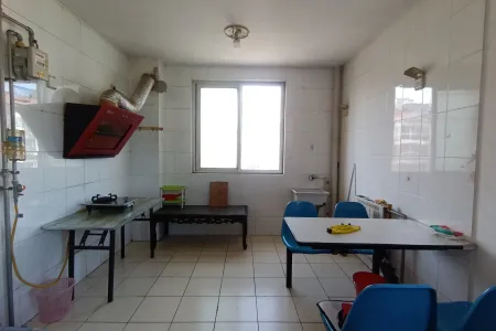 东小庄社区 1房0厅0卫 东 精装