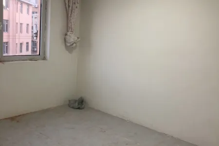 港务局宿舍 1室1厅1卫 南 简装