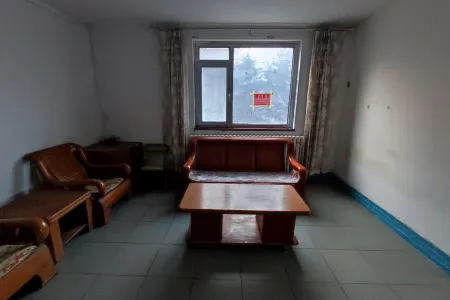 油港二路 3房1厅1卫 南 简装