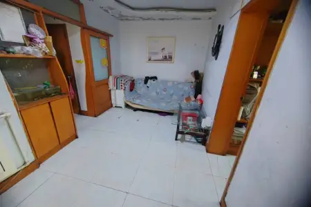 前湾小区附近 2室1厅1卫 南北 简装