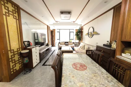 海信珠山小镇二期 4房2厅2卫 南 精装