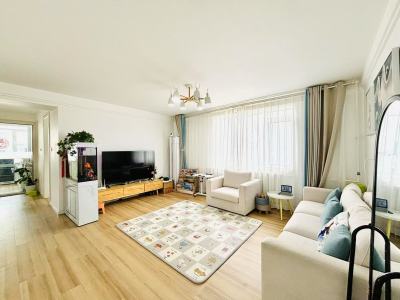 广电小区江西路 3室2厅2卫 南北 