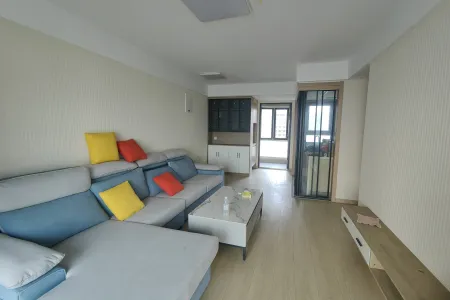 万科城市之光三期 3室2厅2卫 南 精装