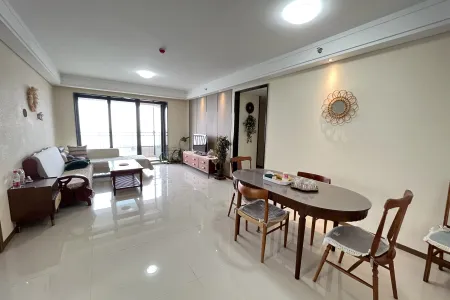 万达维多利亚湾（31-67号楼） 4室2厅2卫 南 精装