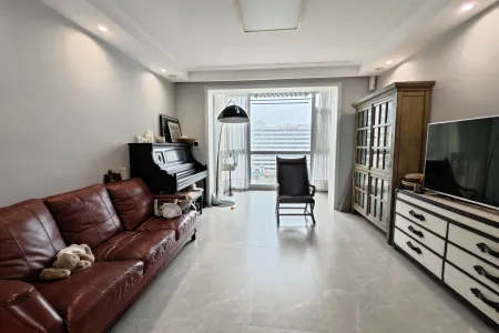 上实达利广场 3房2厅2卫 南北 豪装