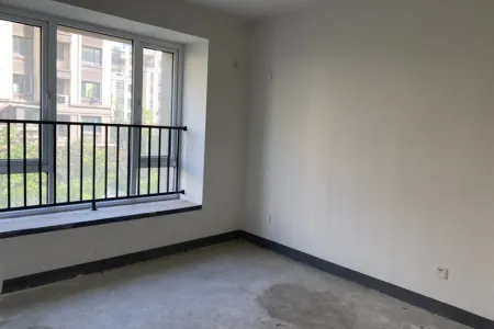 世茂诺沙湾四期 3室2厅2卫南 毛坯