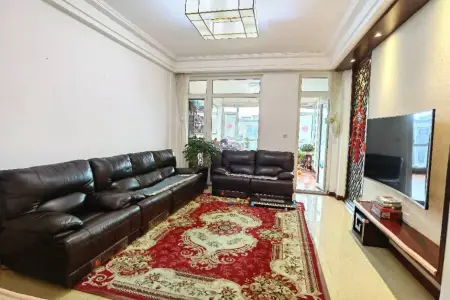 青岛小镇二期岚山别墅叠加 5室3厅2卫南北 精装