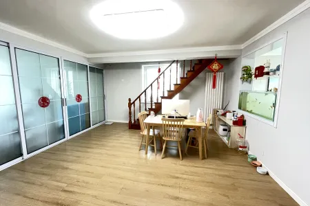 德惠东区北区 5室2厅2卫南北 精装