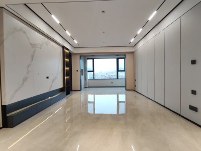 万科海岸蓝山 4室2厅2卫 南北 精装