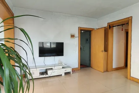 医院附近 2室1厅1卫南 精装