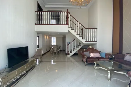 海上嘉年华 4室2厅2卫南北 精装