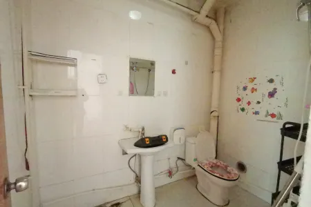 兴悦华城 4室2厅2卫 南北 普装