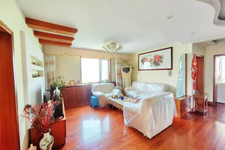 逍遥花园 4室2厅2卫 南北 精装