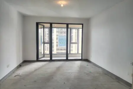 世茂锦域东区 4室2厅2卫南 毛坯