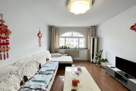 积米崖管委楼  3房2厅1卫 南北 中装