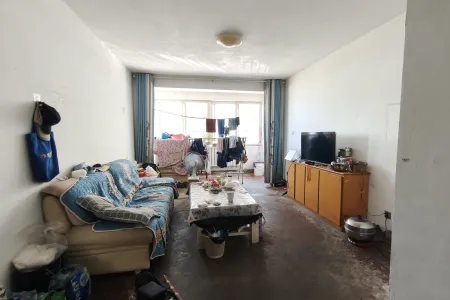 江山花园 2室1厅1卫 南 毛坯