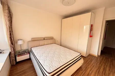 中海银海一号 2室2厅1卫 南 精装