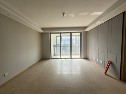 海信珠山小镇一期 3室2厅2卫 南 精装