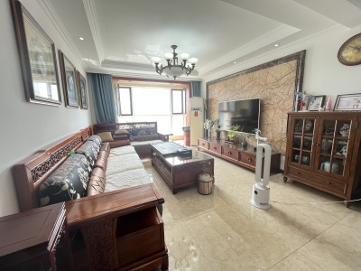 世茂诺沙湾三期 3室2厅2卫 南北 精装