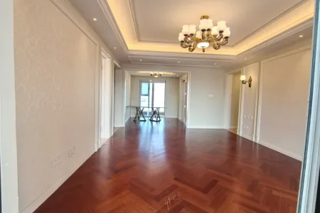 莱茵公馆 4房2厅2卫 南北 精装