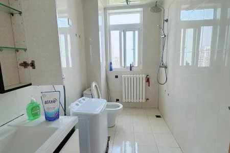 紧邻地铁口,怡和嘉园，稀缺小房型双南房