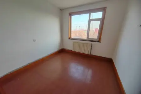 医院附近 3室1厅1卫南 普装