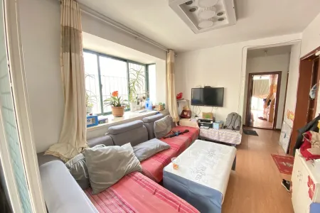 兴悦华城 1房1厅1卫 南北 精装