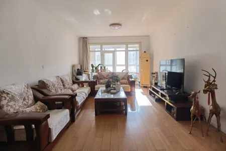 海韵嘉园 3室1厅1卫南北 精装