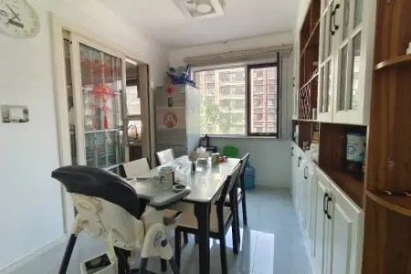 中南漫悦湾 4室2厅2卫 南北 精装