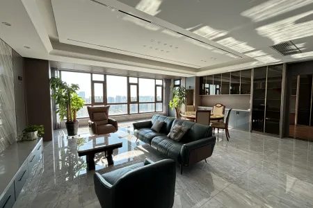 长江瑞城 4室2厅2卫南北 豪装