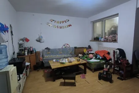 医院附近 2室2厅1卫 南北 简装