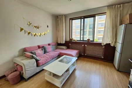 紧邻地铁口,观海华庭二期，稀缺小房型双南房