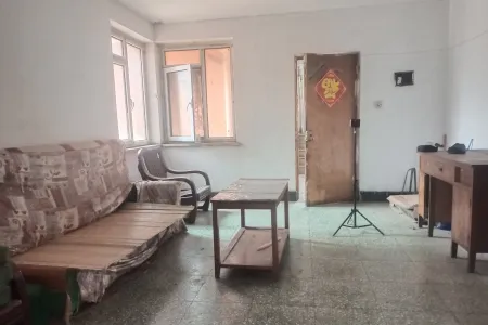 医院附近 2室2厅1卫 南 毛坯