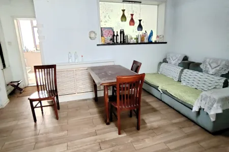 前湾小区 2室2厅1卫 南 精装