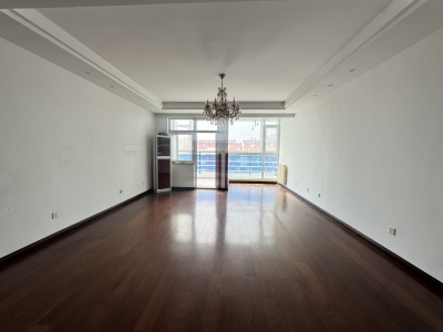 颐中高山 4室2厅2卫 南北 精装