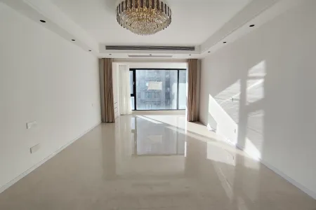 康大江山樾 3室2厅2卫 南北 精装