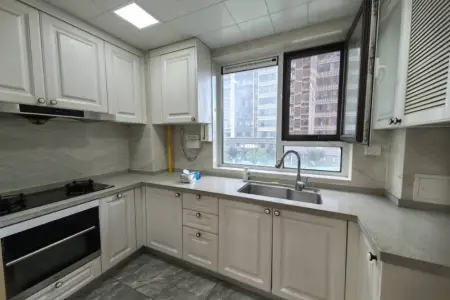 博观星海 4室2厅2卫 南 精装