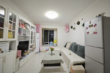 晶城 1室1厅1卫南 精装