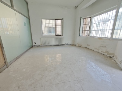 金宇花园别墅 5室2厅3卫 南 普装