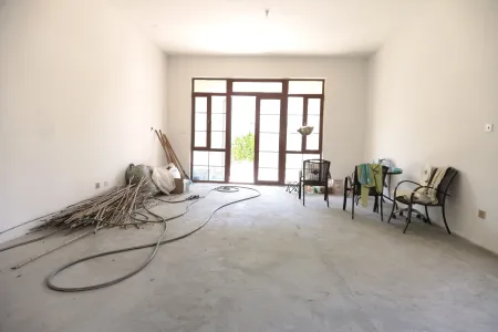 建邦听海三期别墅 双拼5房2厅5卫 南 毛坯