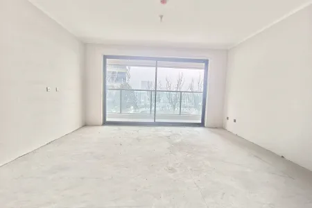 名嘉荷府 4房2厅2卫 南北 毛坯