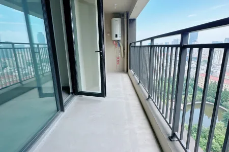 中海  半山雲镜 3室2厅2卫南北 毛坯